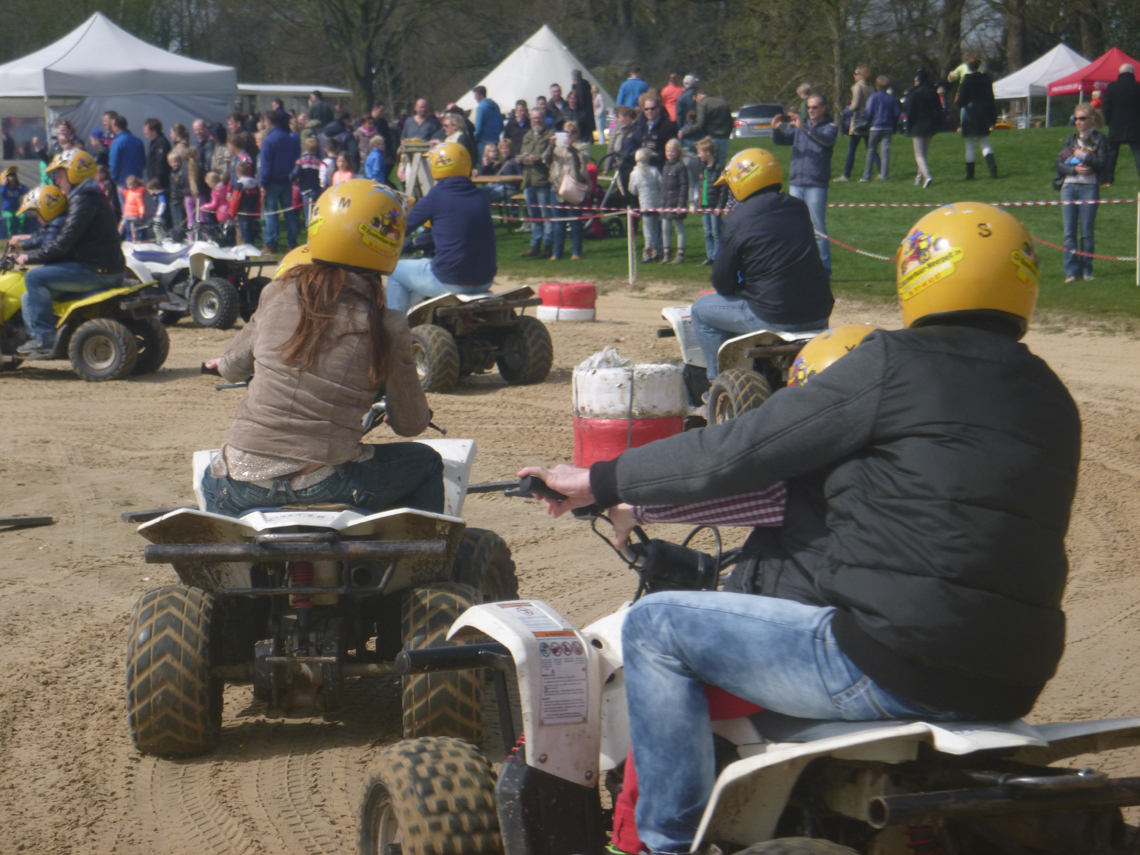 Quadrijden in Lommel bij de Motorcross der naties.